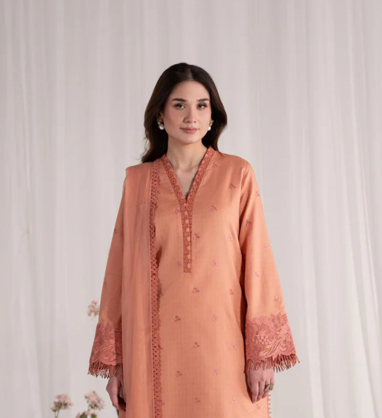 Akbar Aslam Women