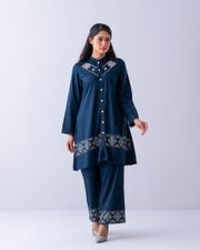 Relaxed Fit Embroidered Ethnic Kurti