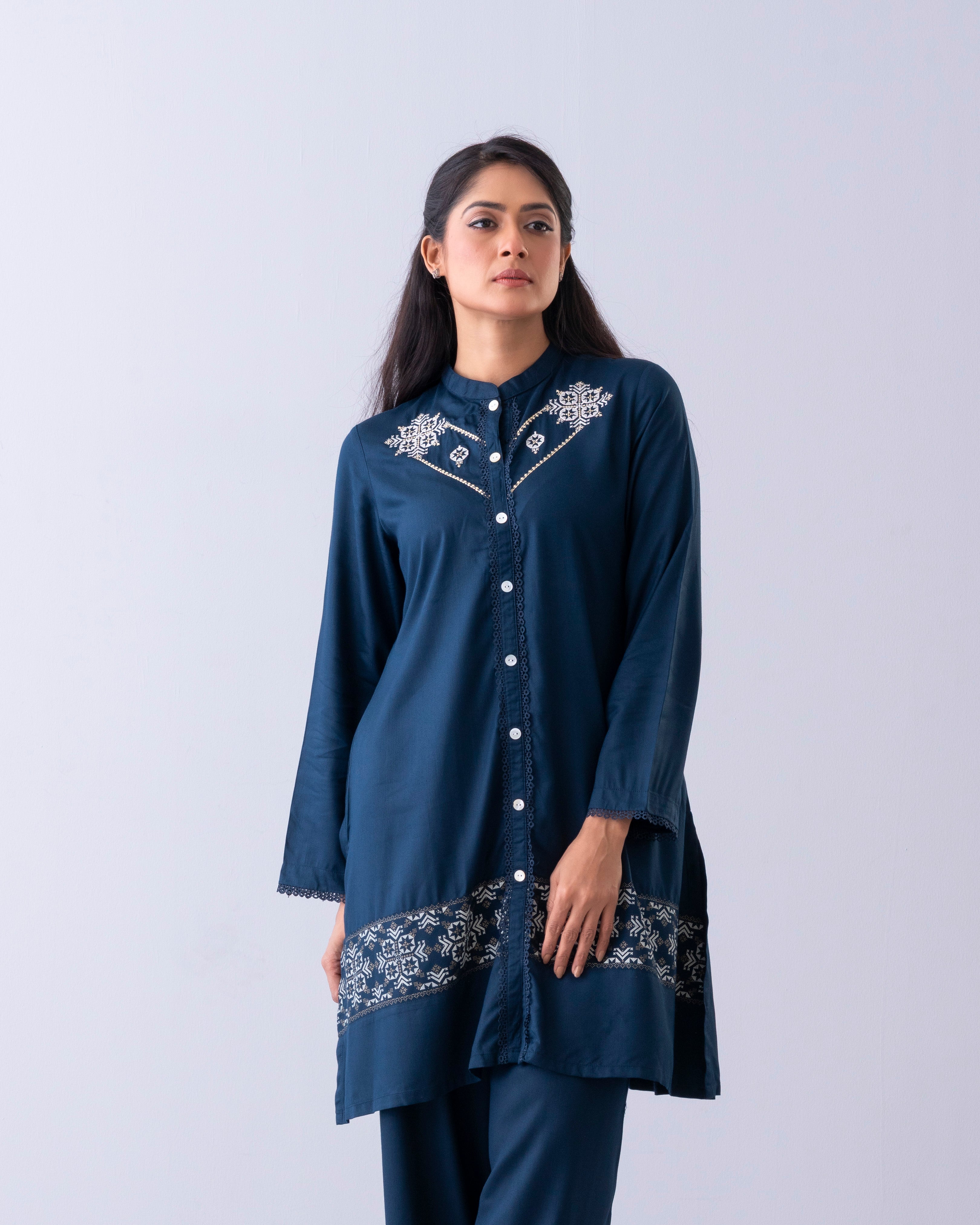 Relaxed Fit Embroidered Ethnic Kurti