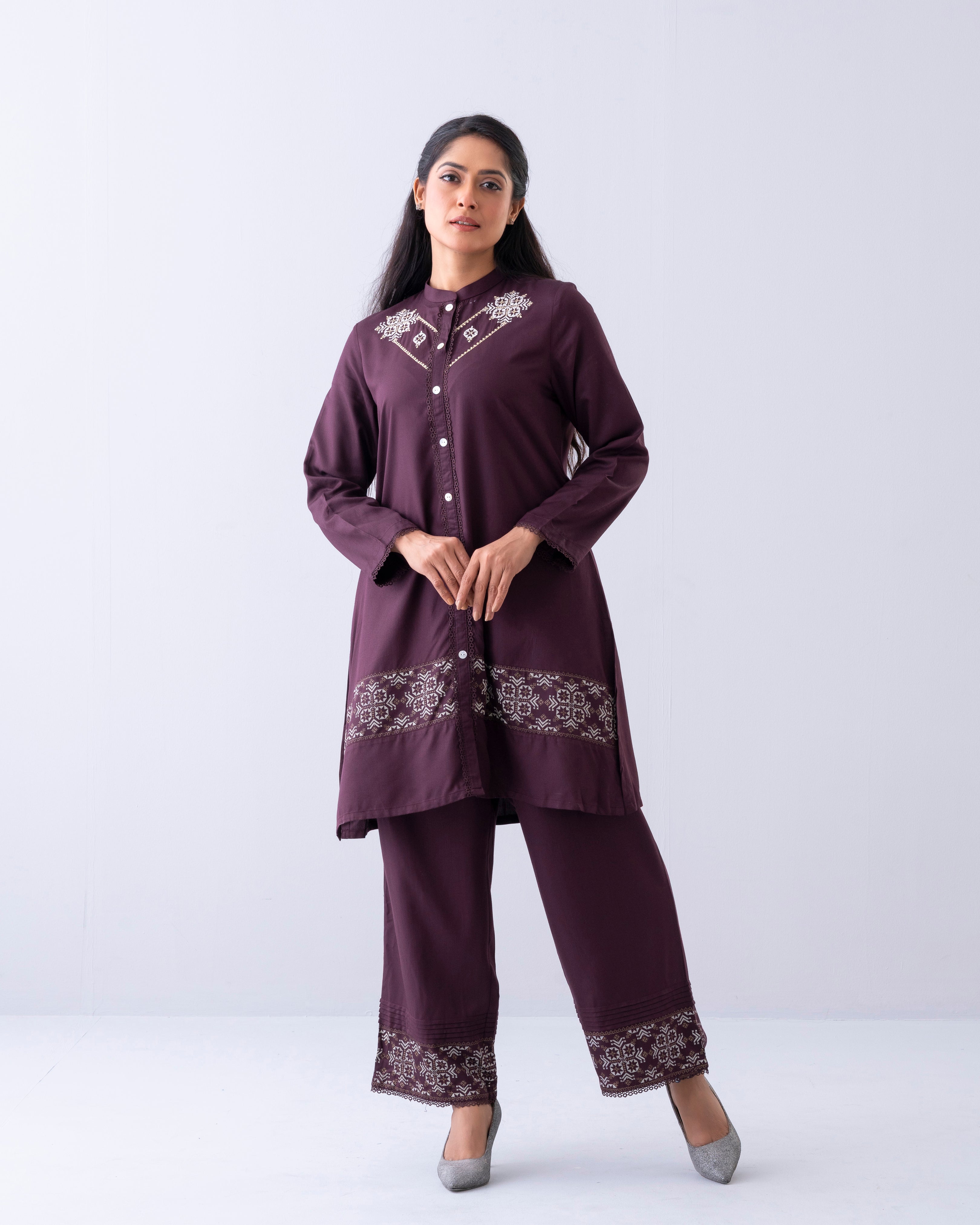 Relaxed Fit Embroidered Ethnic Kurti