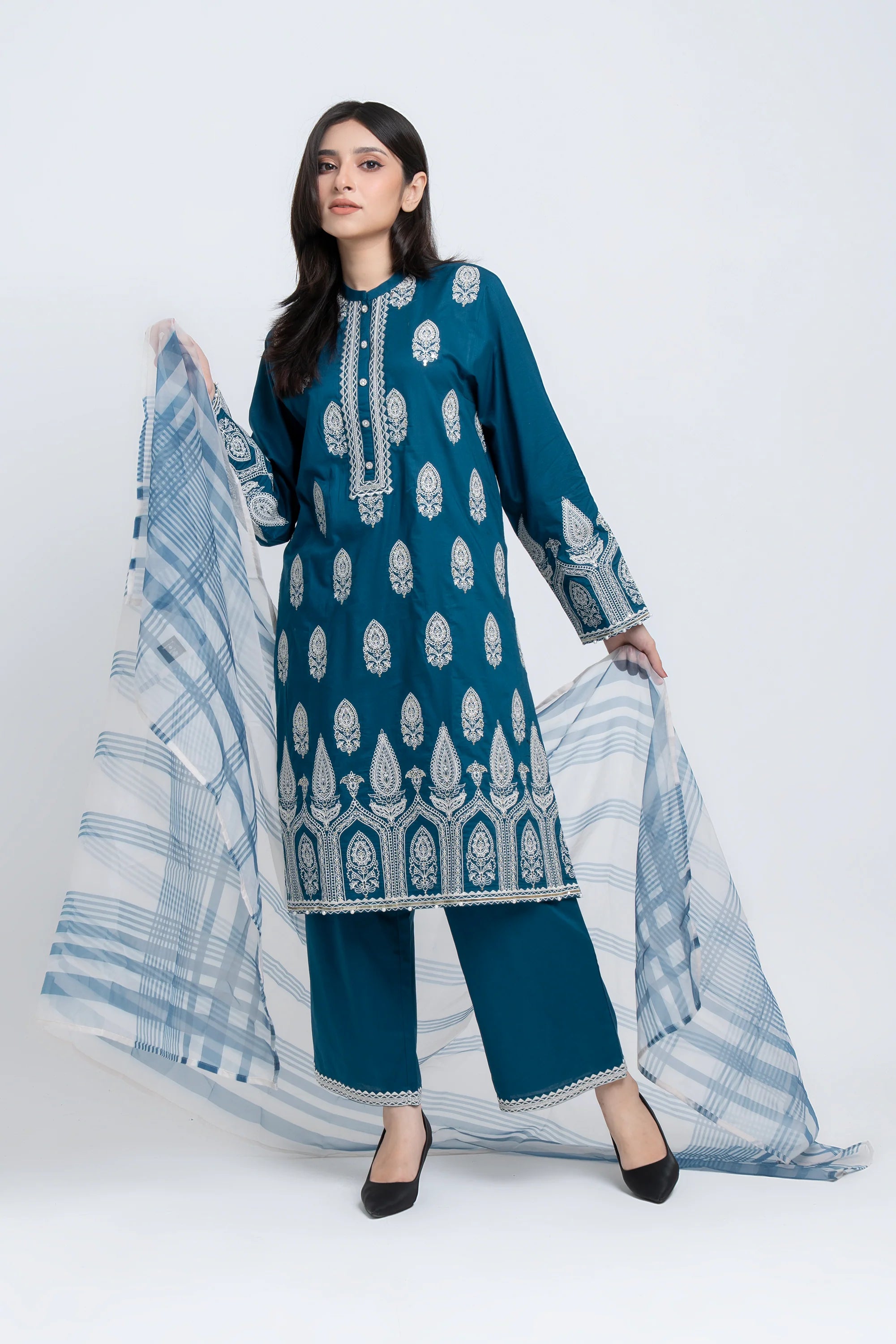 Relaxed Fit Embroidered Three-Piece Lawn