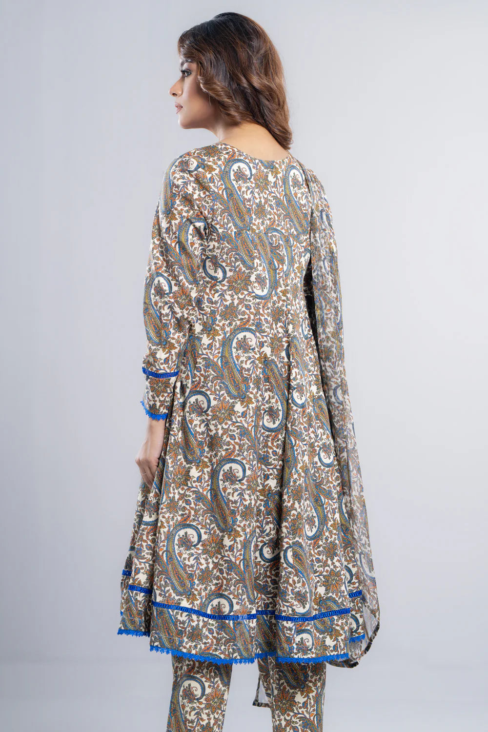 Ready-to-Wear Three Piece Lawn with Chiffon Dupatta
