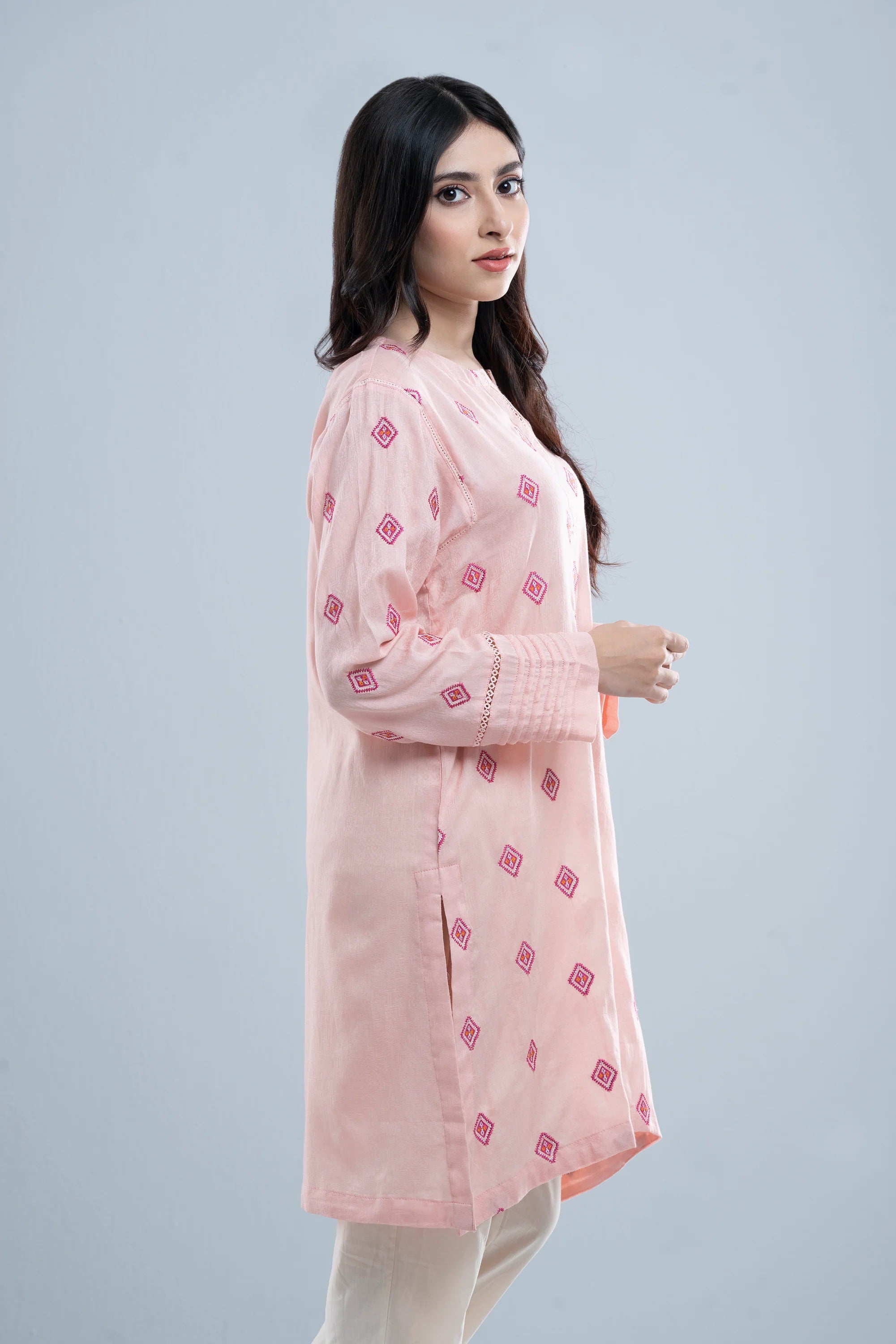 Relaxed Fit Embroidered Lawn Kurta