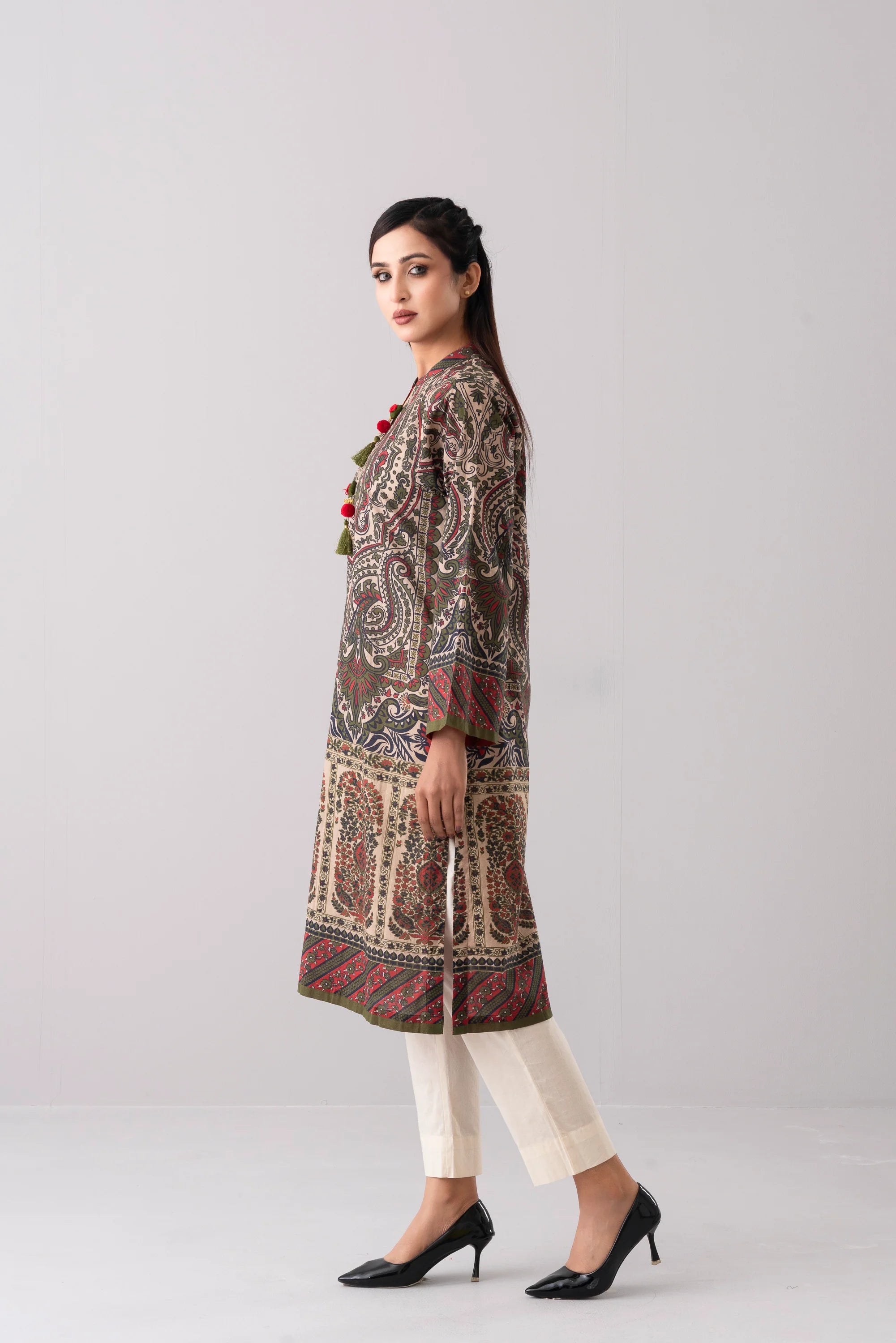 Relaxed Fit Embellished Lawn Kurta