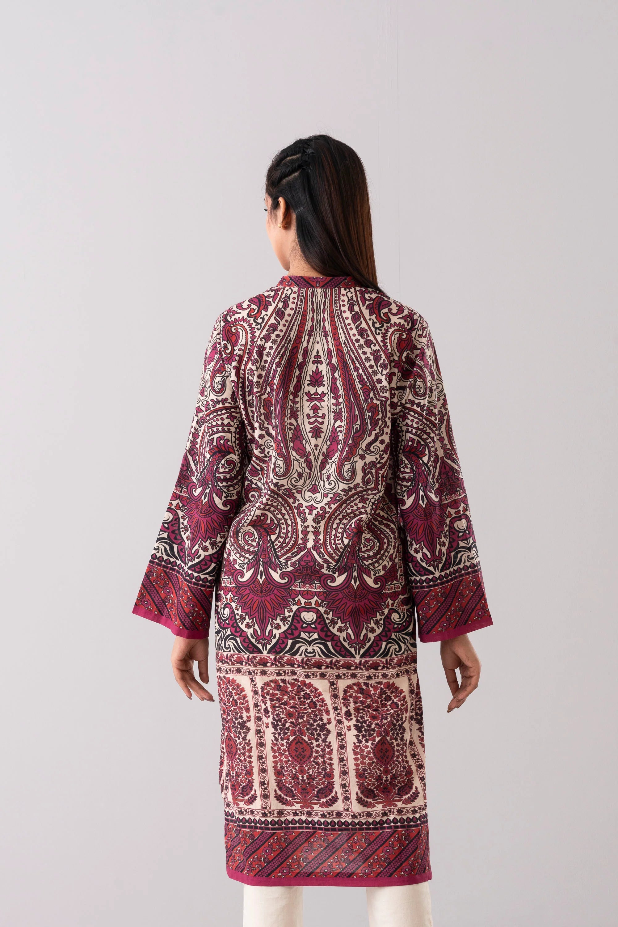 Relaxed Fit Embellished Lawn Kurta