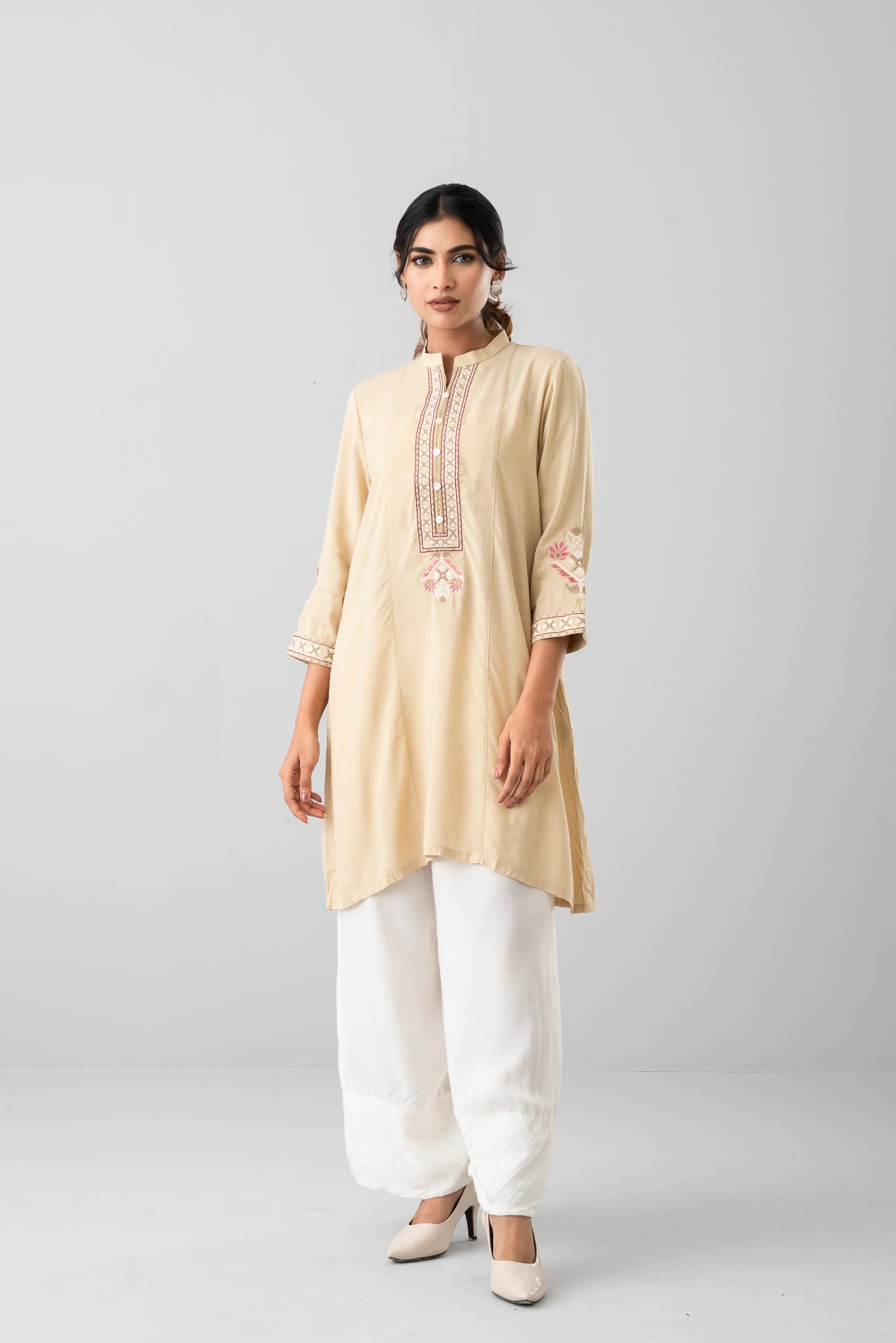 Smart Fit Embroidered Viscose Ethnic Kurti
