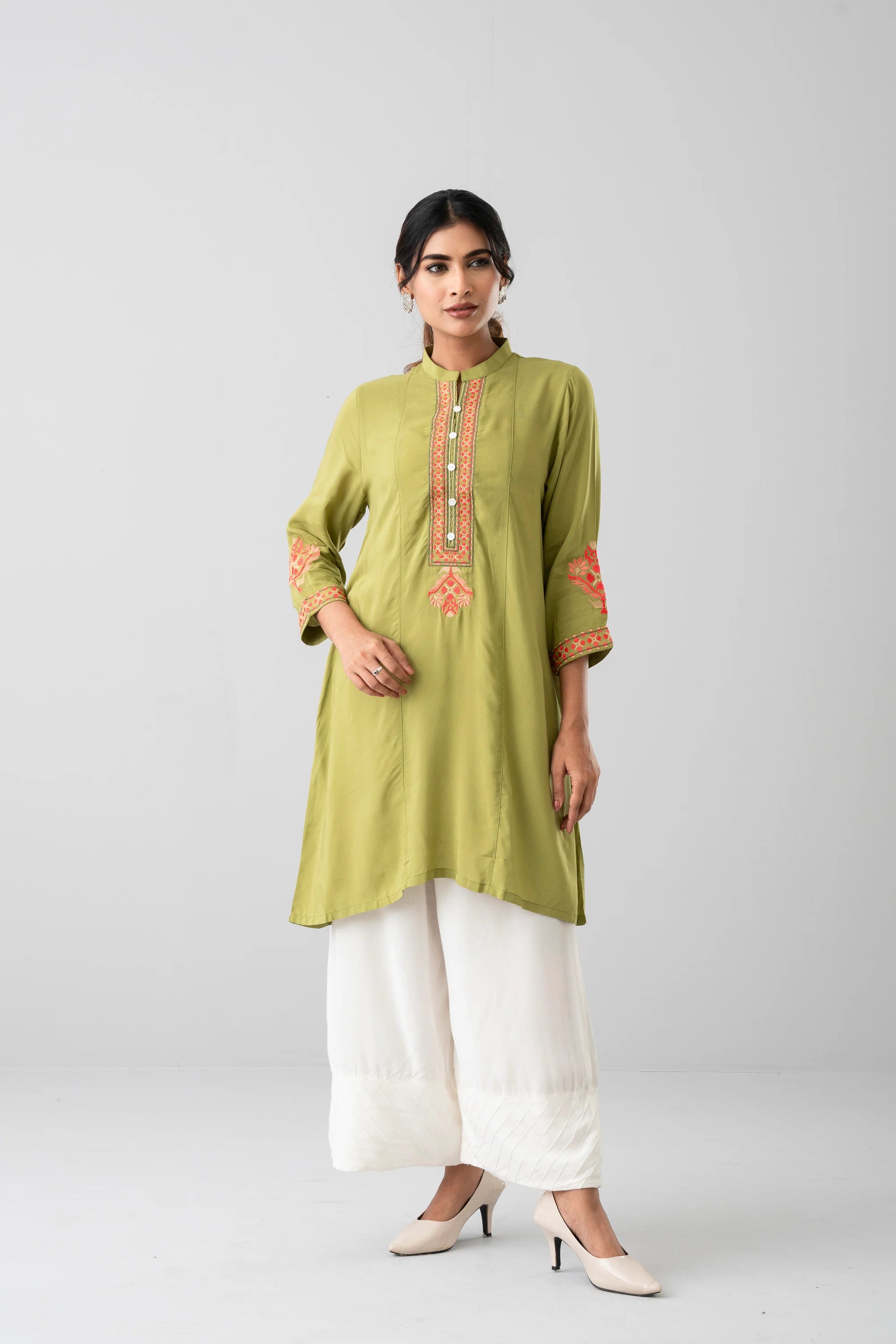 Smart Fit Embroidered Viscose Ethnic Kurti