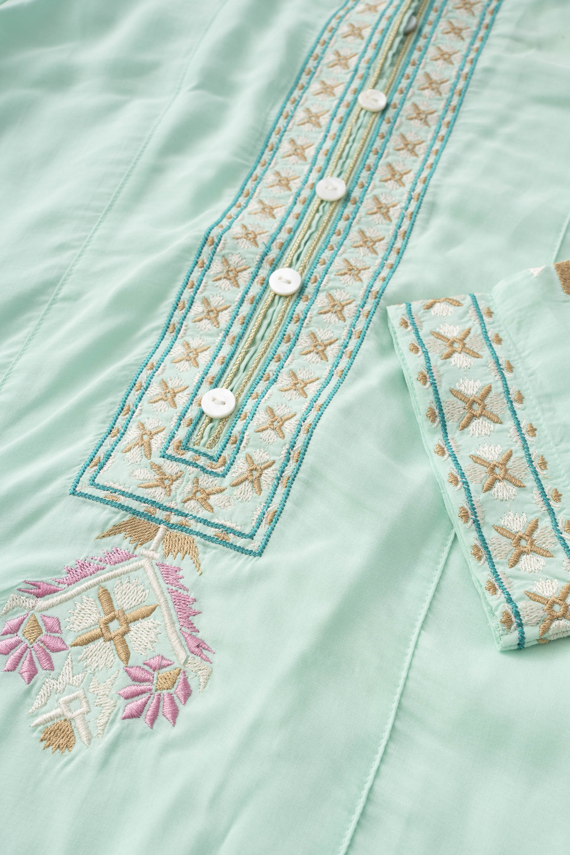 Smart Fit Embroidered Viscose Ethnic Kurti