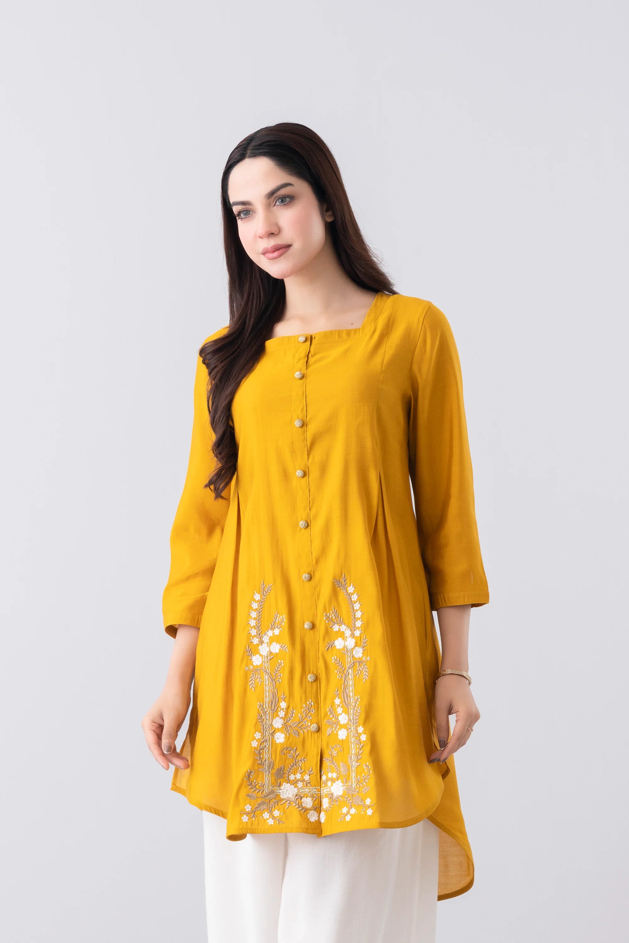 Relaxed Fit Embroidered Ethnic Kurti