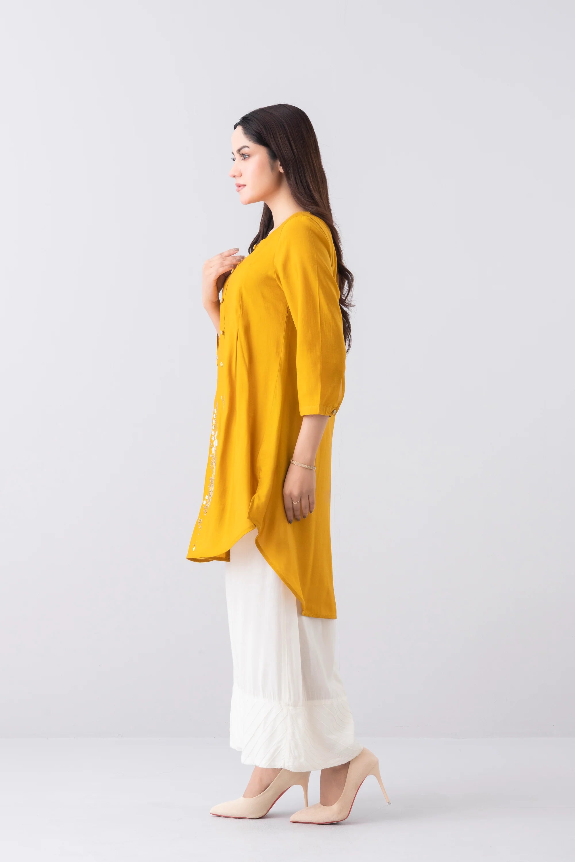 Relaxed Fit Embroidered Ethnic Kurti