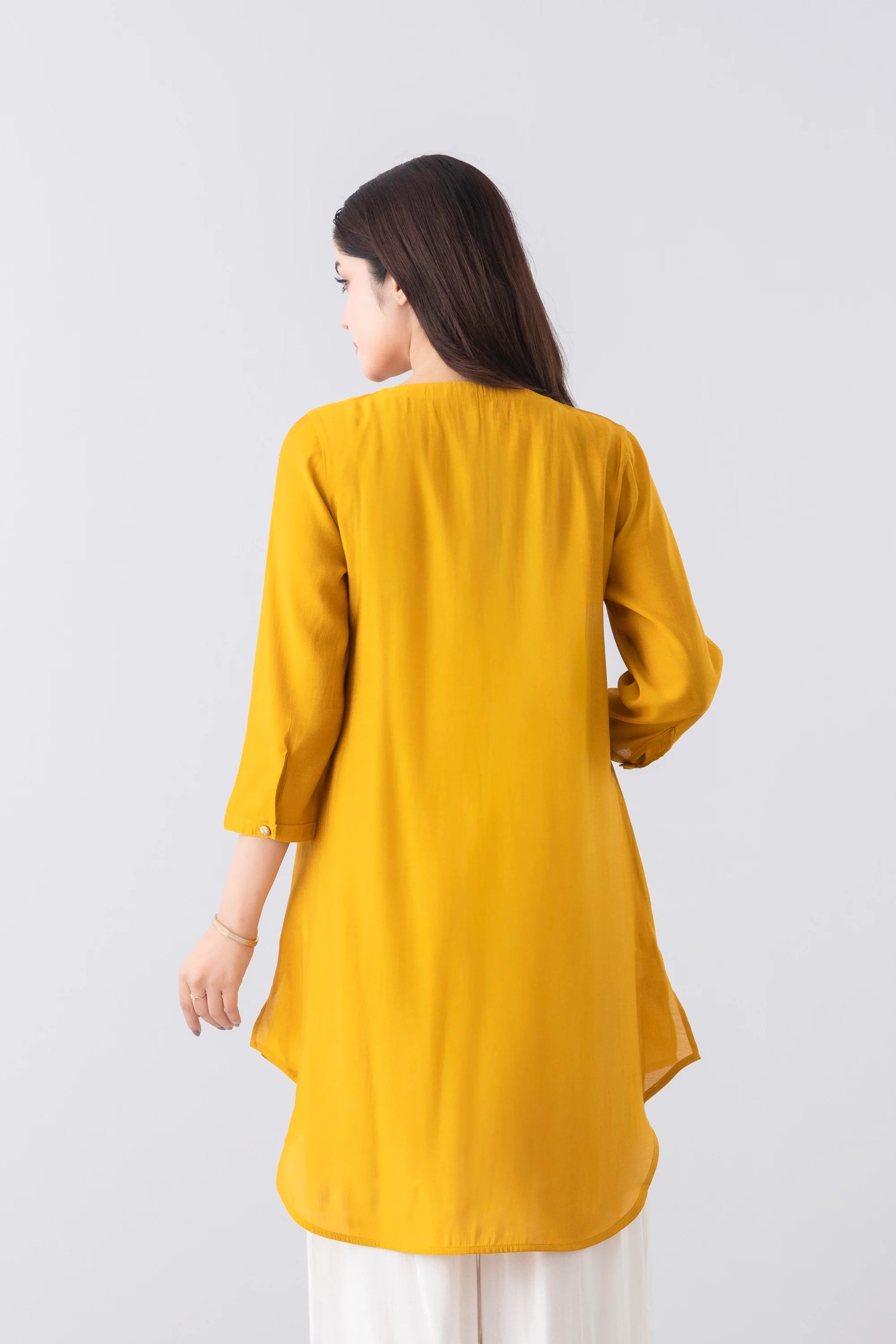 Relaxed Fit Embroidered Ethnic Kurti