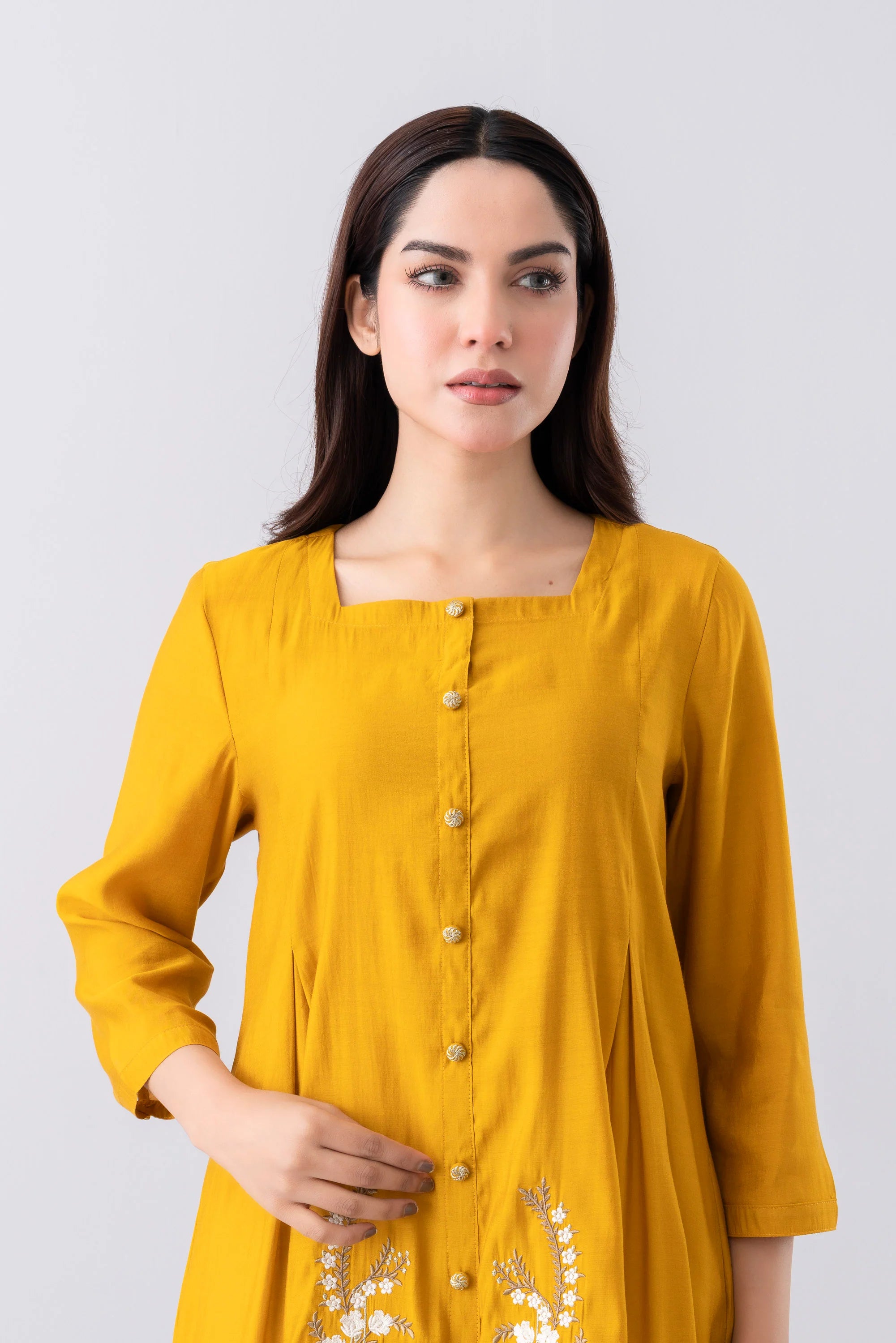 Relaxed Fit Embroidered Ethnic Kurti