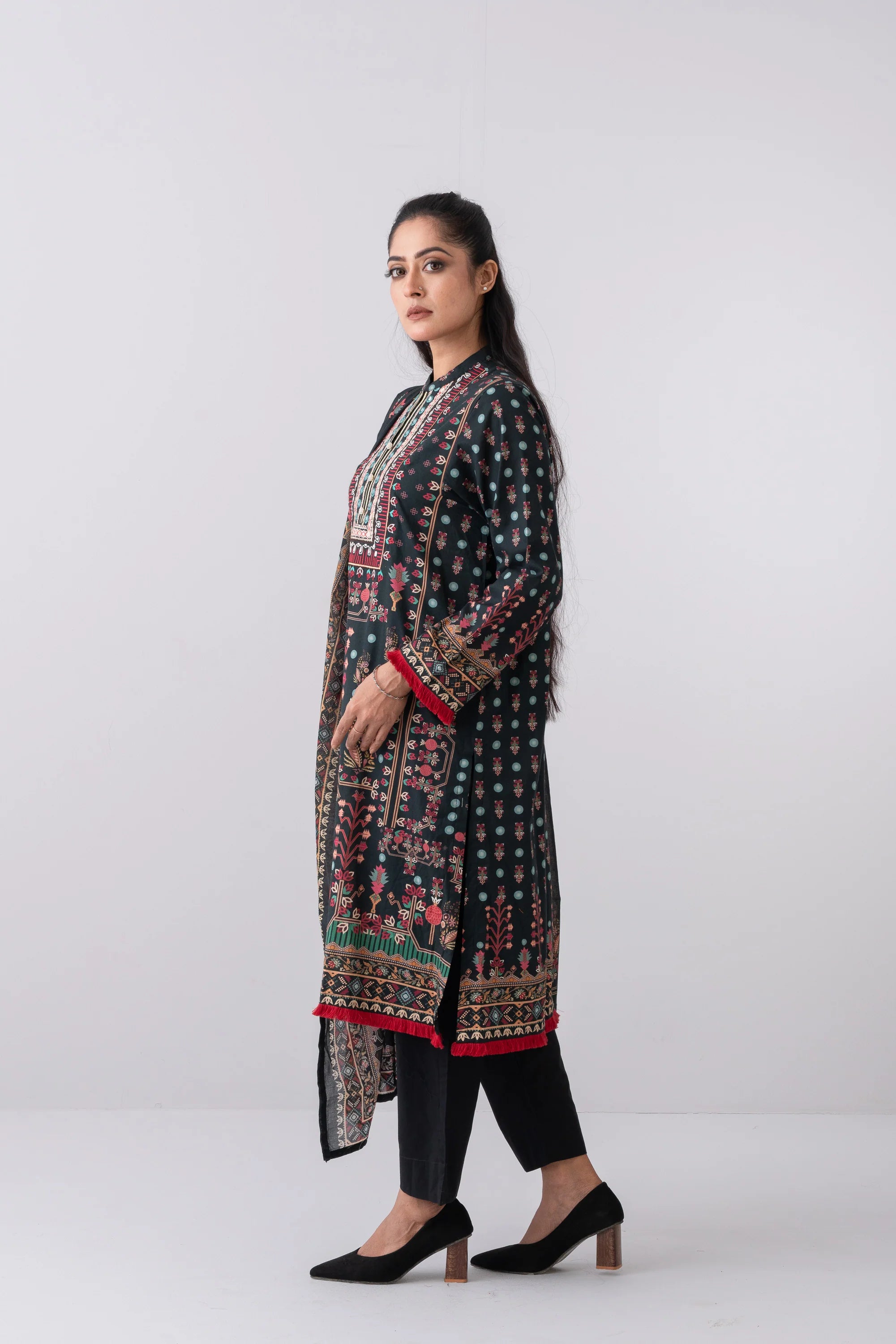 Relaxed Fit Digital Printed Two-Piece Lawn Kameez Suit