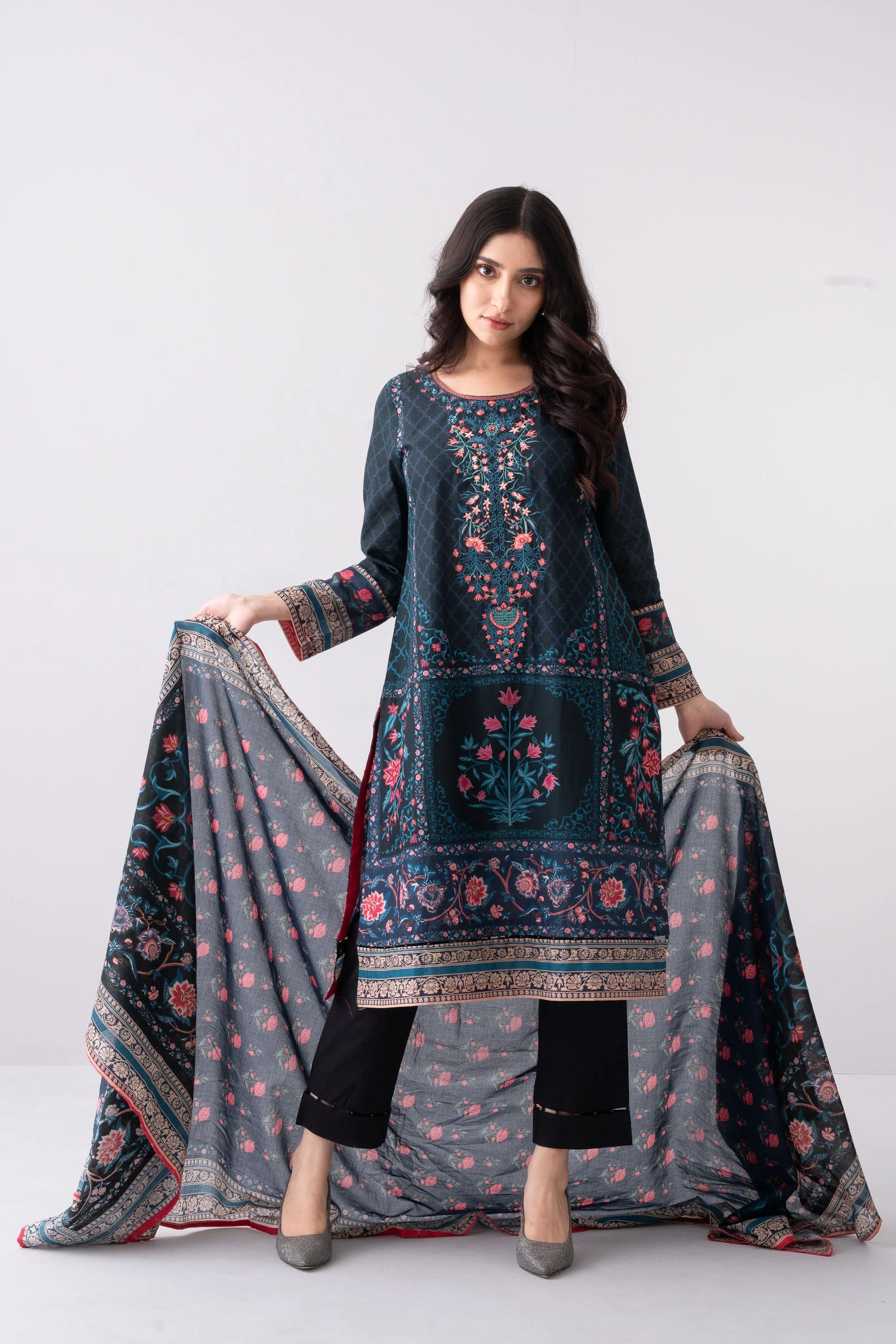 Digital Printed Three Piece Lawn Salwar Kameez Suit