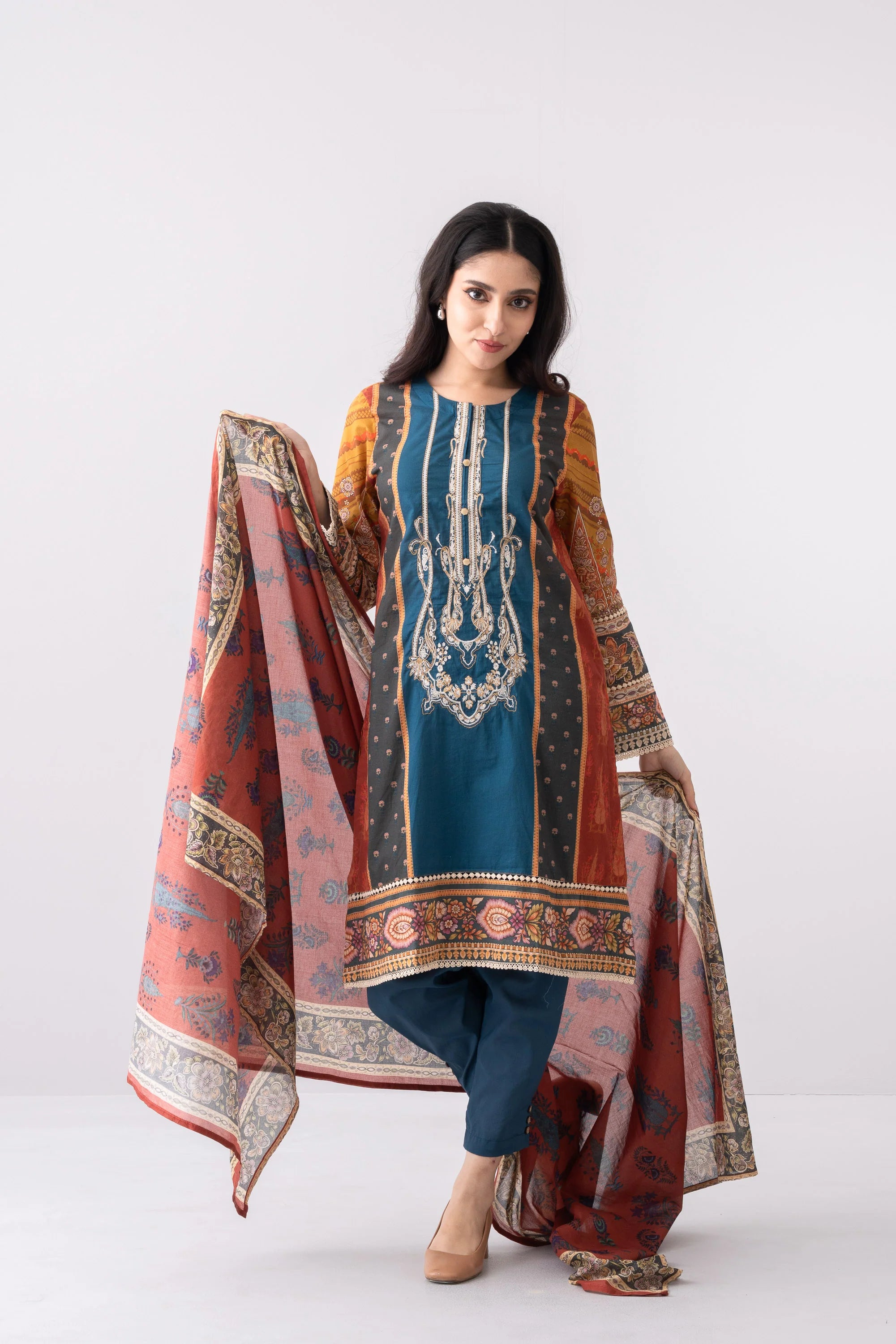 Digital Printed Three Piece Lawn Salwar Kameez Suit