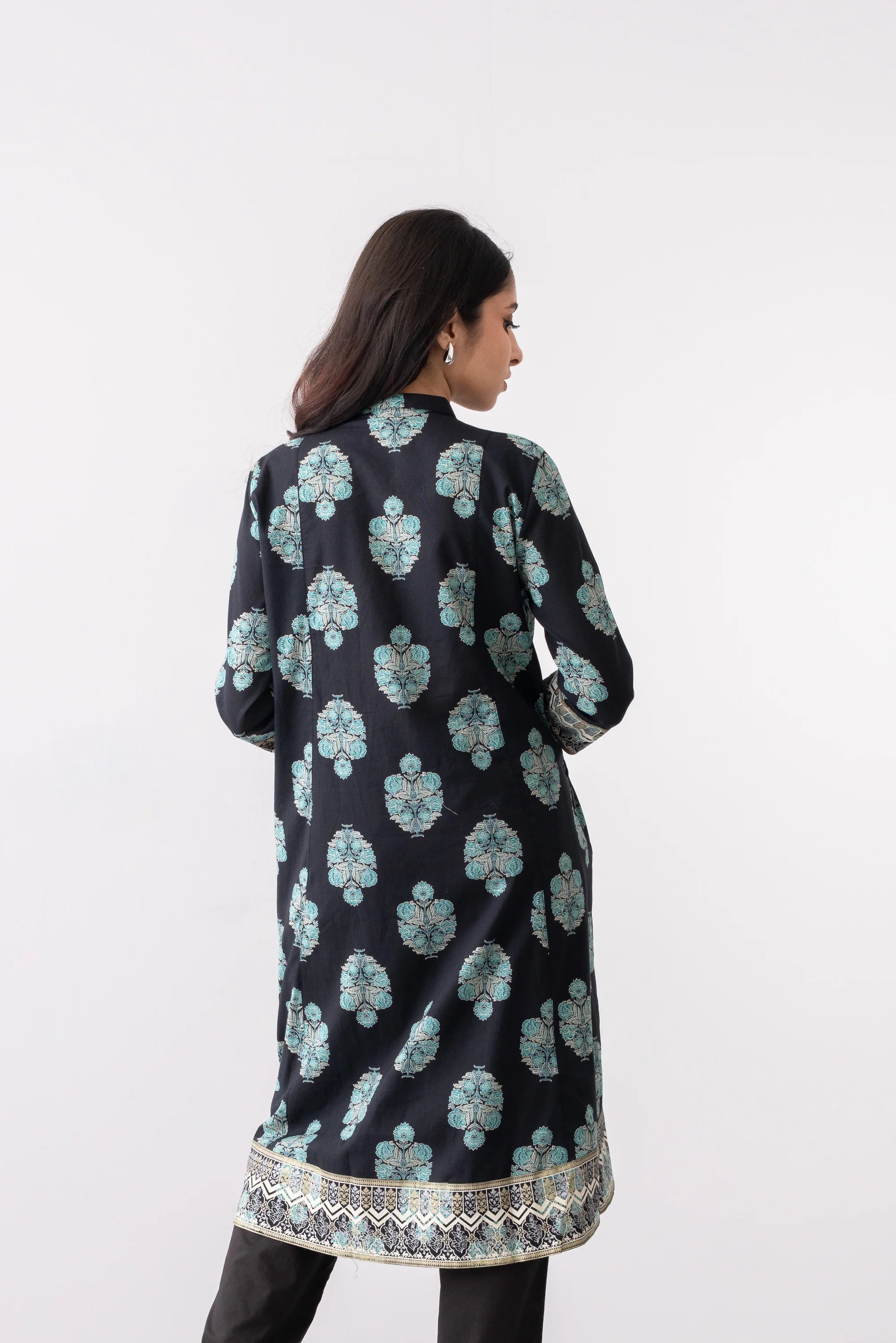 Relaxed Fit Embroidered Ethnic Kurta