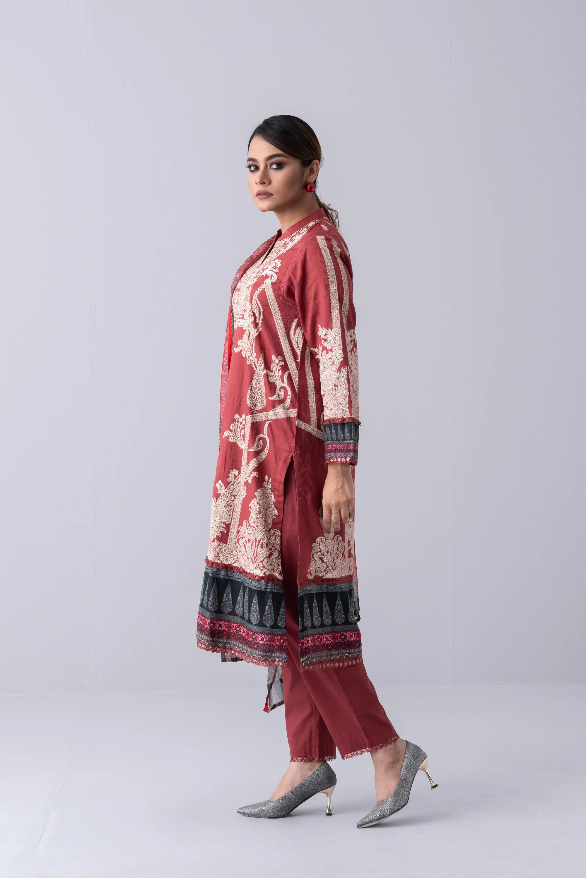 Ready-to-Wear Three Piece Lawn with Chiffon Dupatta