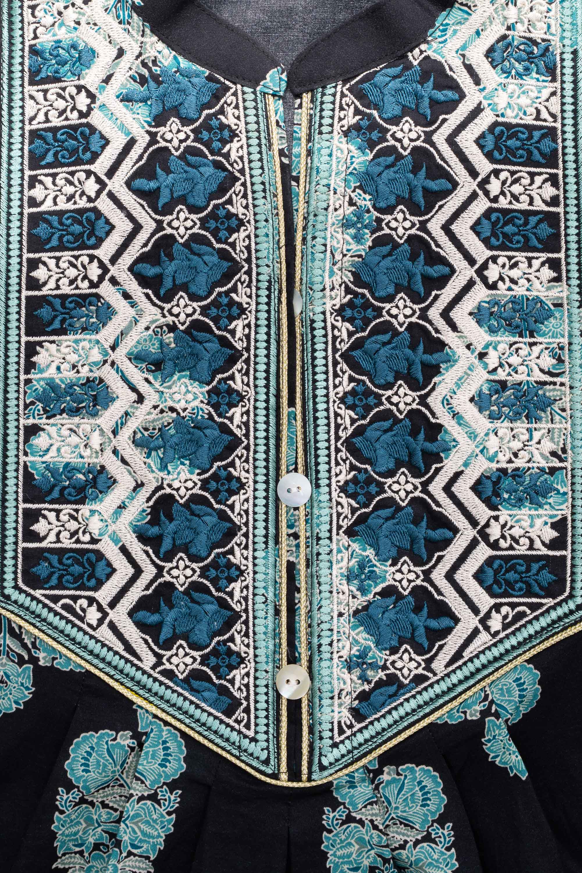 Short-Length Embroidered Relaxed Fit Ethnic Kurti
