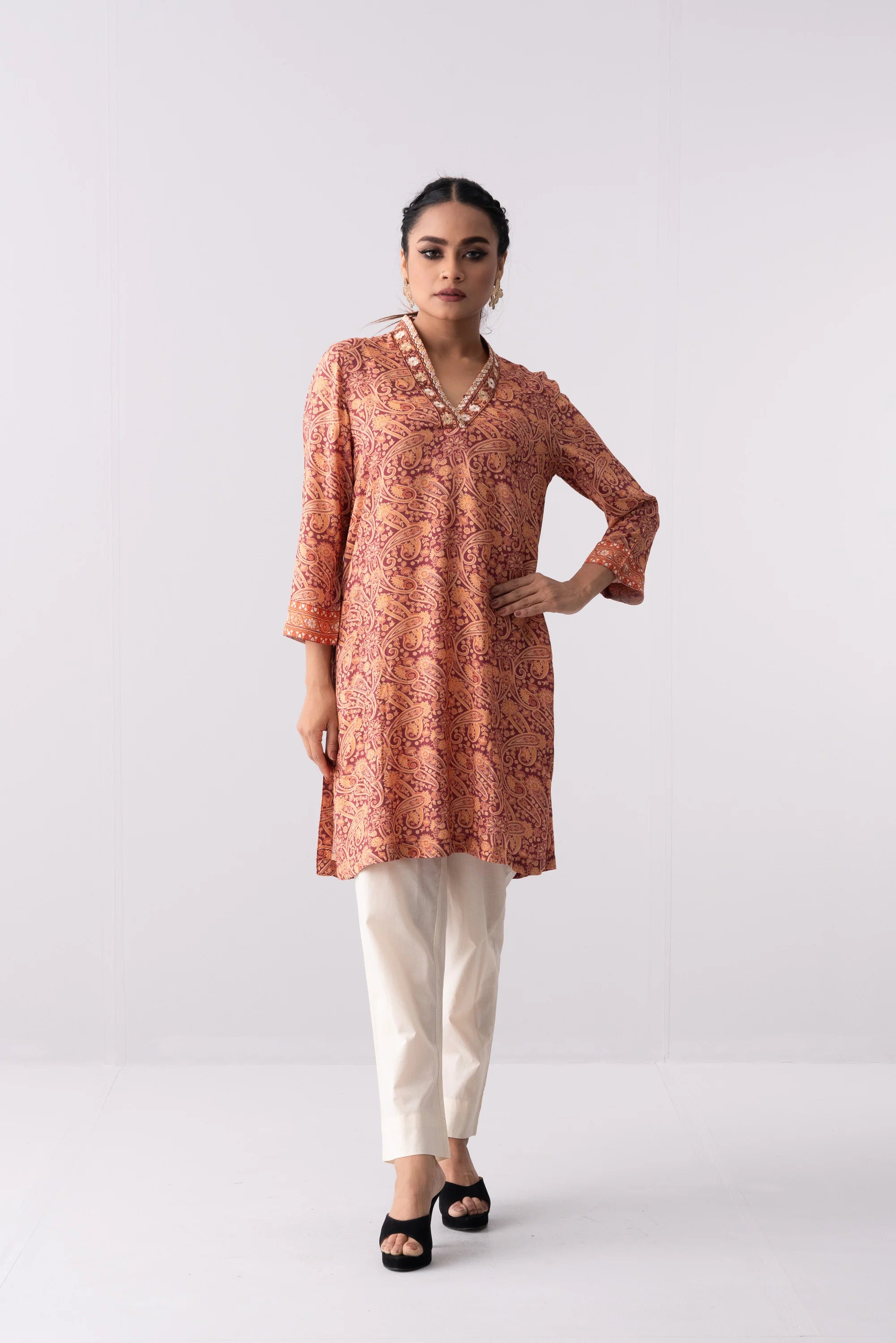 Mid-Length Embroidered Relaxed Fit Ethnic Kurta