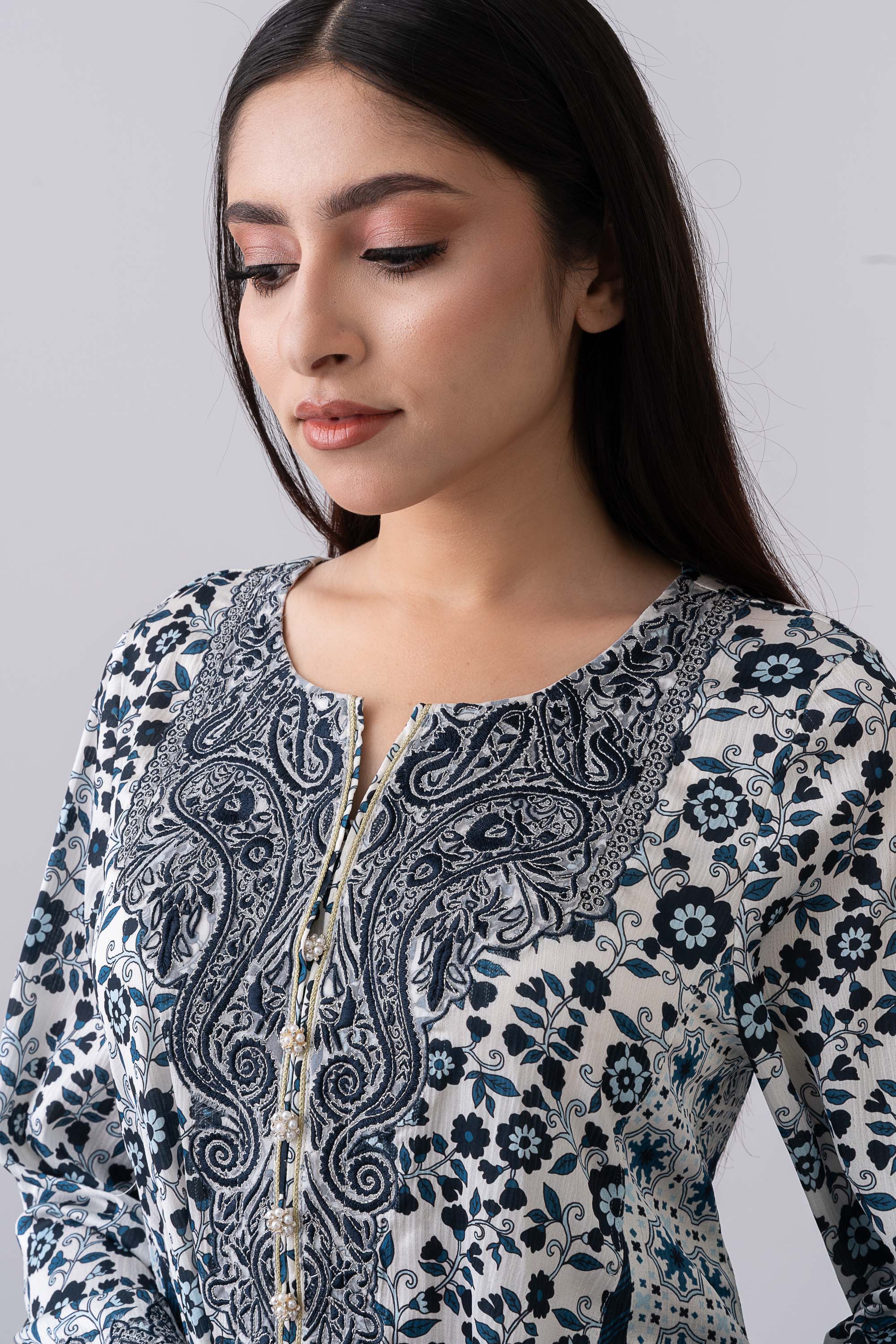 Smart Fit Embellished Three-Piece Formal Set with Organza Dupatta