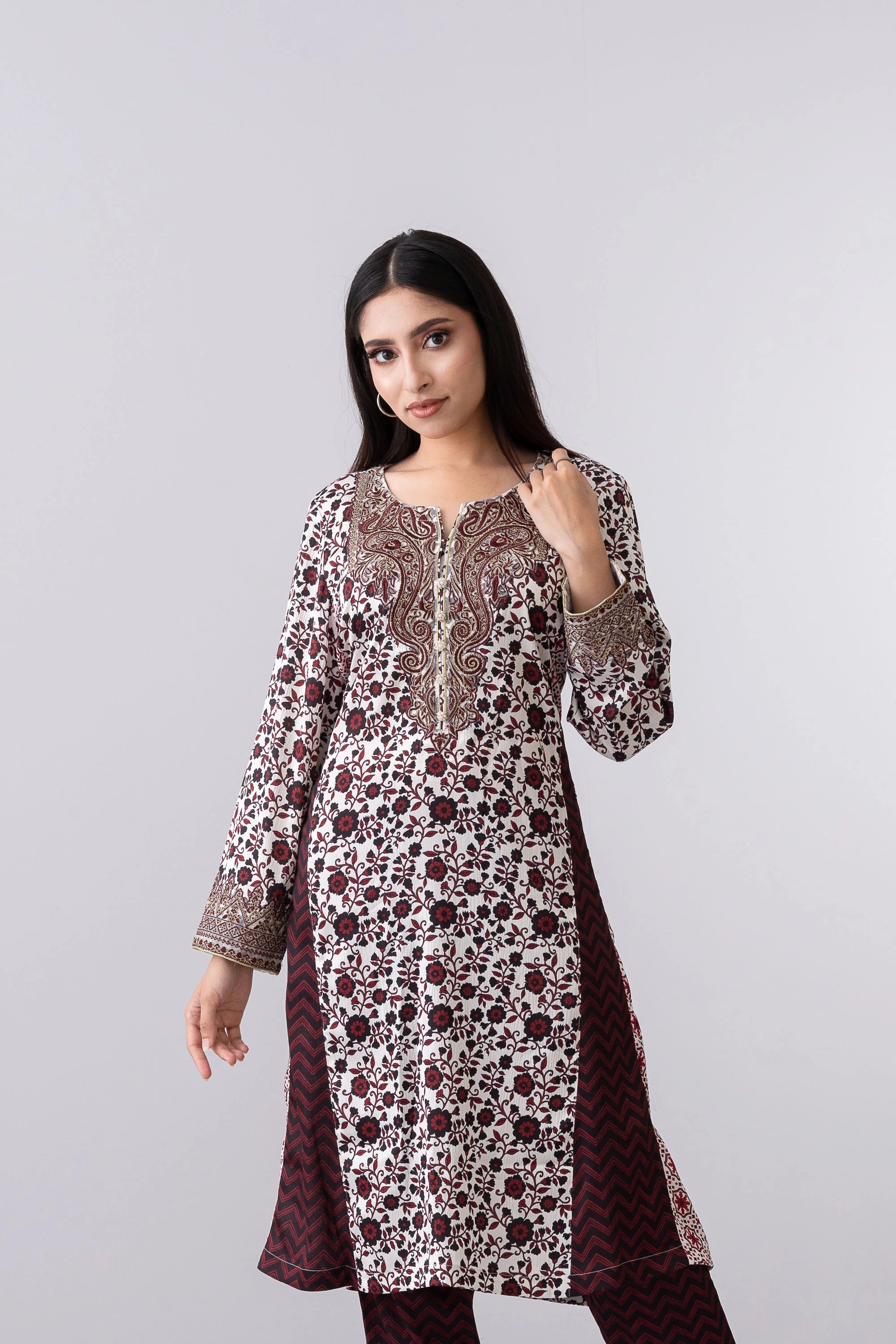 Smart Fit Embellished Three-Piece Formal Set with Organza Dupatta